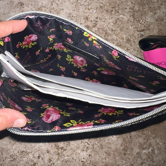 NWT Betsey Johnson Large Travel Wristlet Pouch AND Jumbo Luggage Tag Bundle - Picture 6 of 10